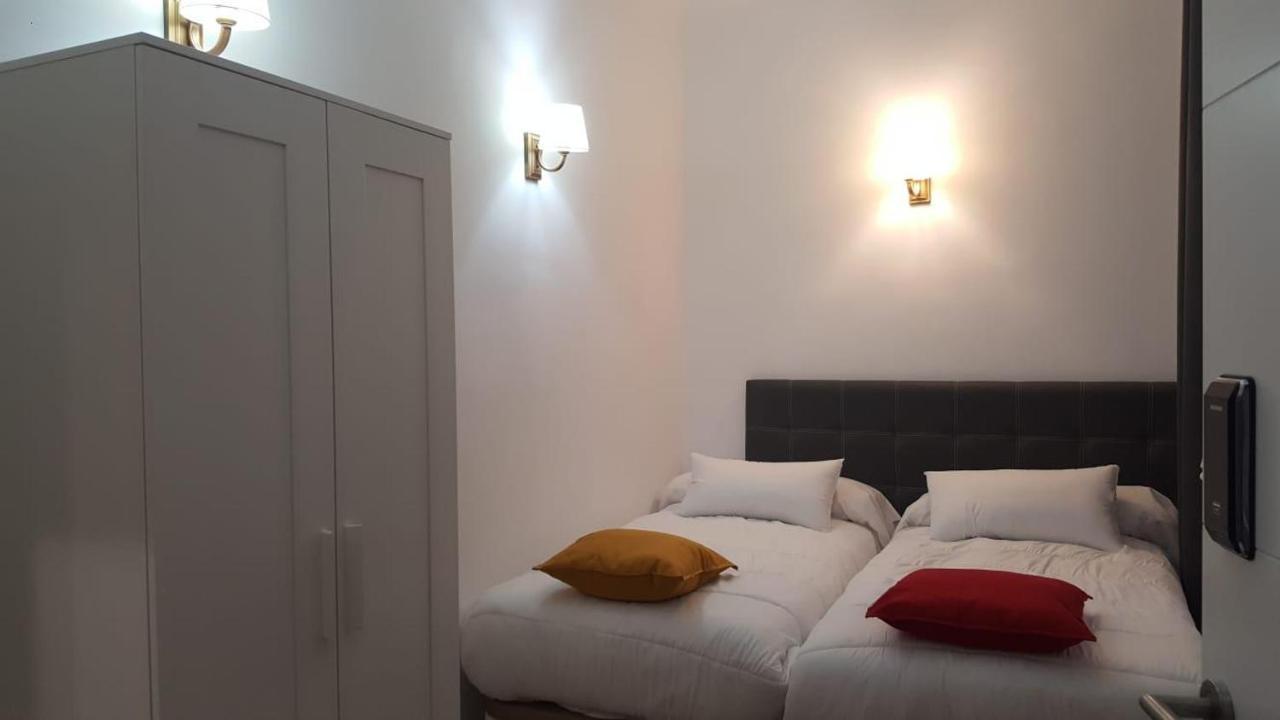 Hotel Lux Penthouse Gran Via Madryt Zewnętrze zdjęcie