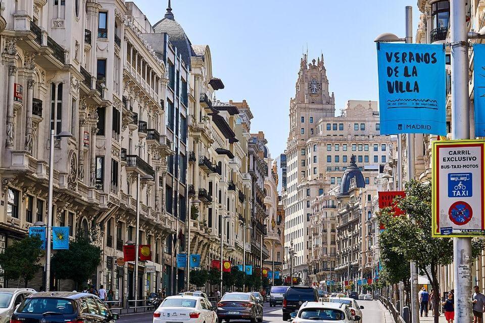 Hotel Lux Penthouse Gran Via Madryt Zewnętrze zdjęcie